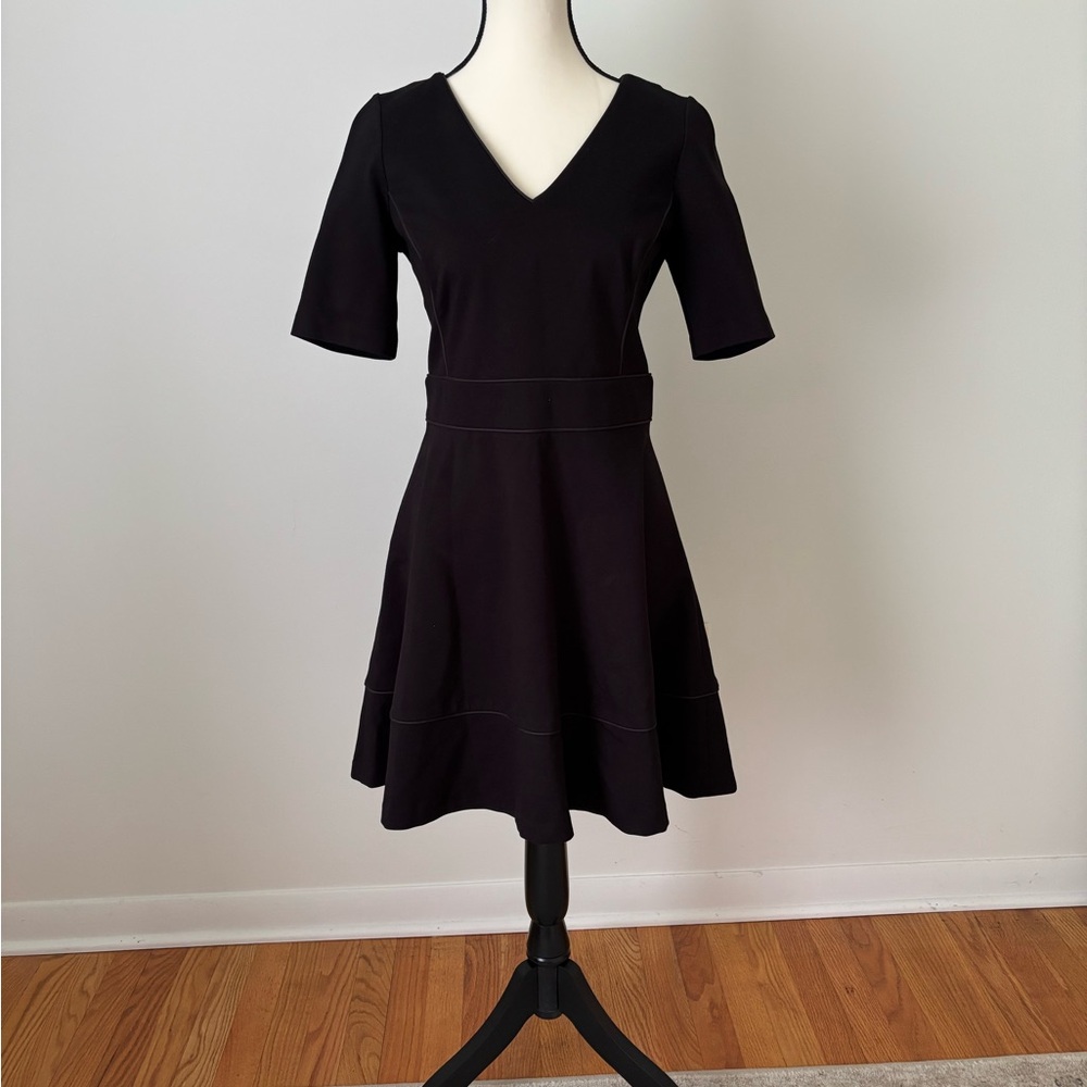 Banana Republic Black A-Line Mini Dress V-Neck Short Sleeve